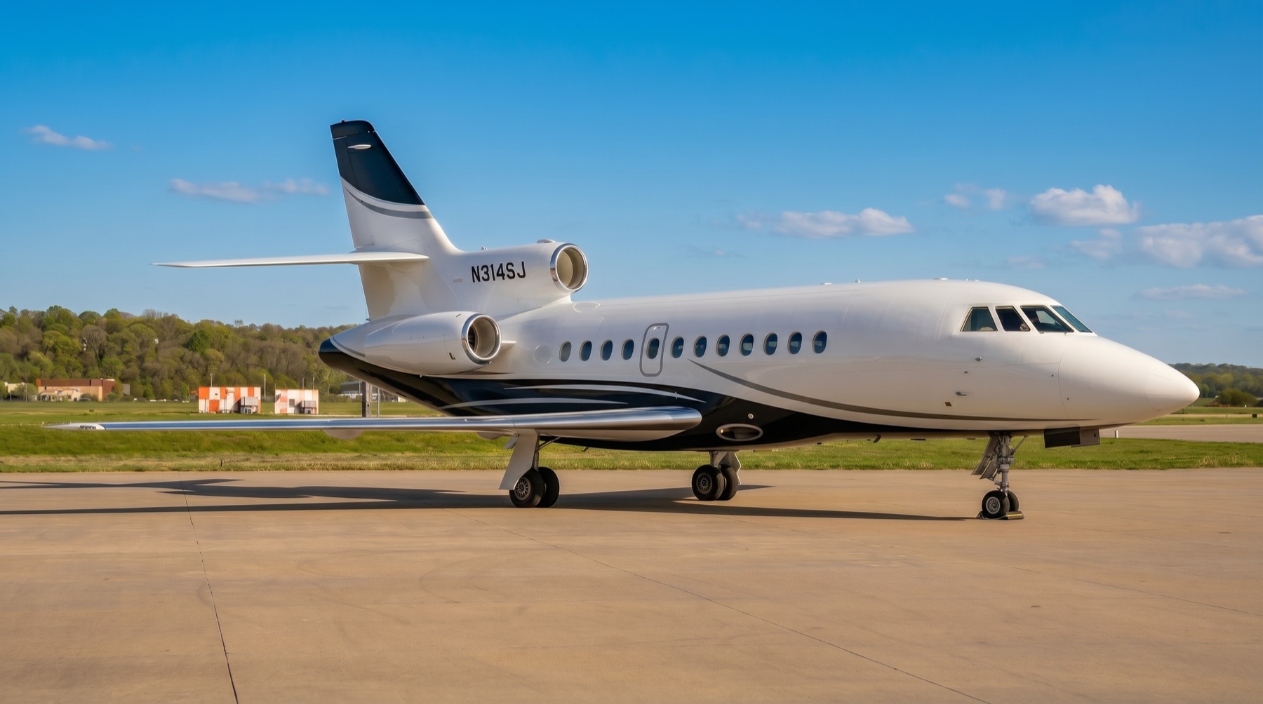 Dassault Falcon 900 (N314SJ) on the ramp